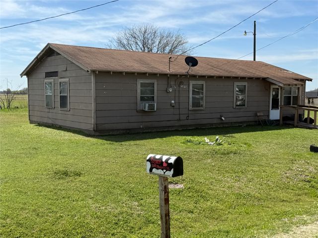 1105 Shabazz Street, Milford, TX 76670