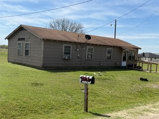 1105 Shabazz Street, Milford, TX 76670