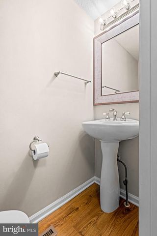 67 DORCHESTER CIR, Marlton, NJ 08053