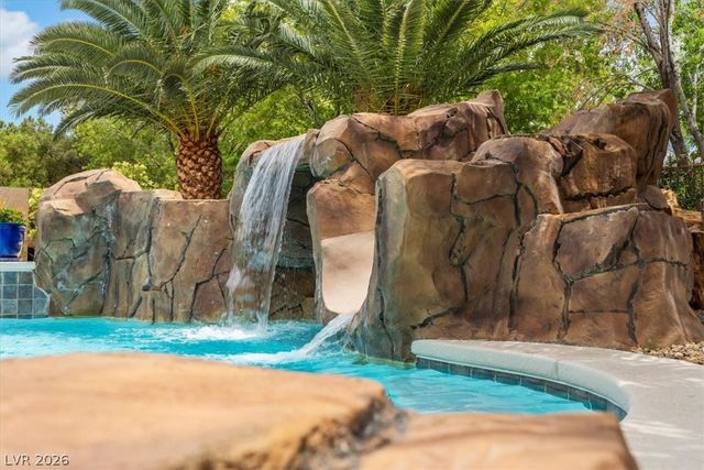 7001 Via Locanda Avenue, Las Vegas, NV 89131