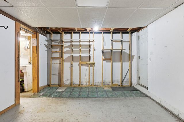 14 Acton Street, Nashua, NH 03060