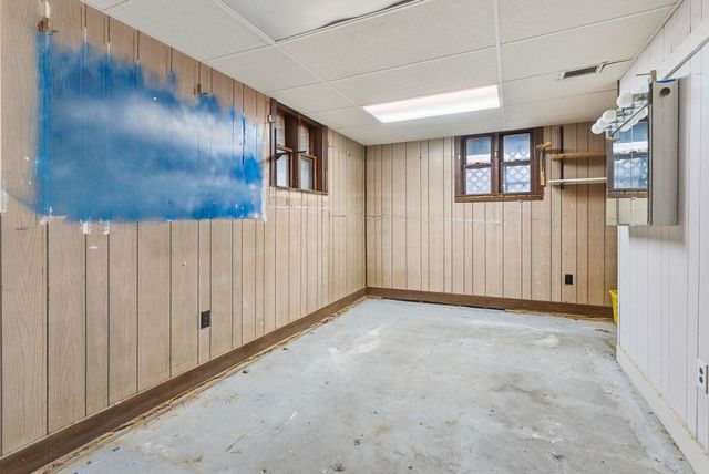 14 Acton Street, Nashua, NH 03060