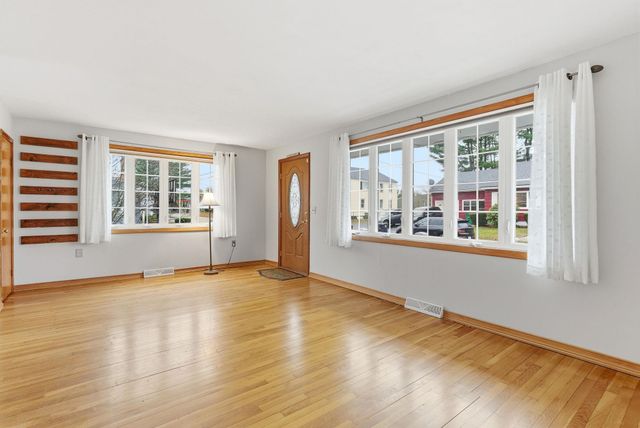 14 Acton Street, Nashua, NH 03060