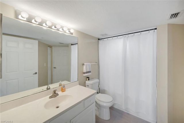 4105 Residence DR 703, Fort Myers, FL 33901