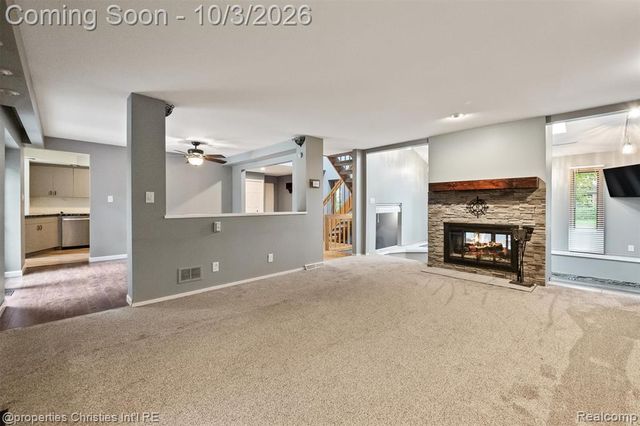 7568 Sweetbriar, West Bloomfield, MI 48324