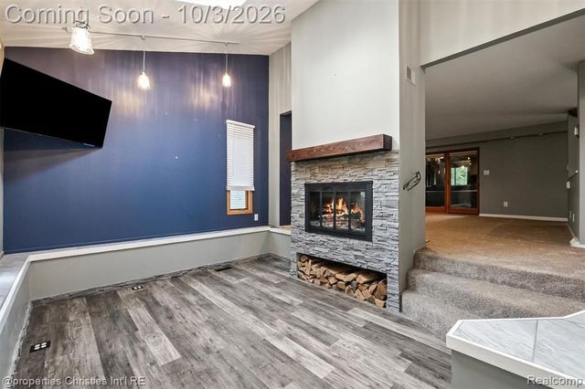 7568 Sweetbriar, West Bloomfield, MI 48324