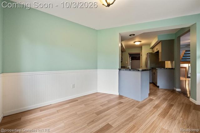 7568 Sweetbriar, West Bloomfield, MI 48324