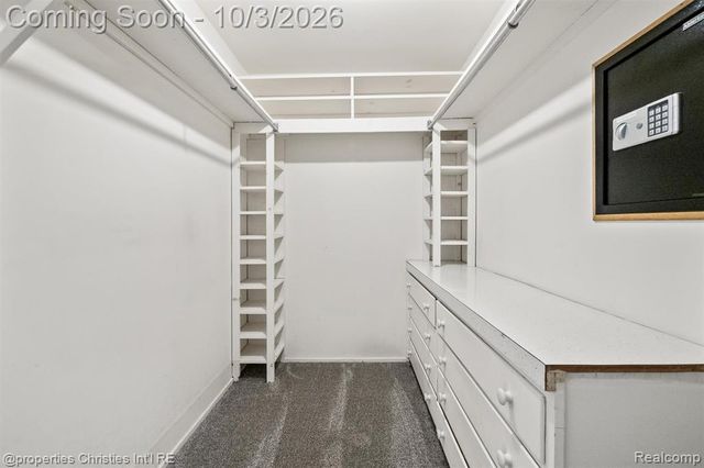 7568 Sweetbriar, West Bloomfield, MI 48324