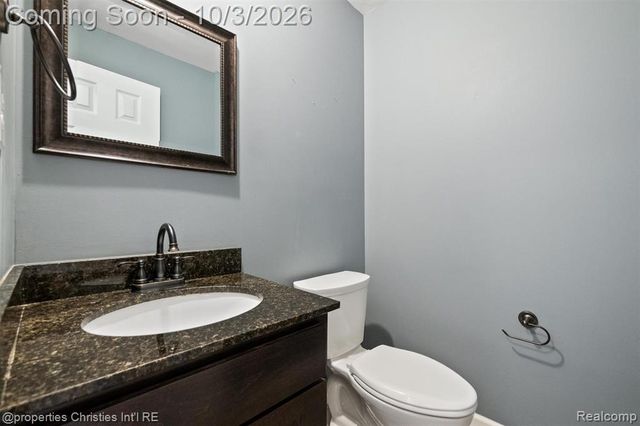 7568 Sweetbriar, West Bloomfield, MI 48324