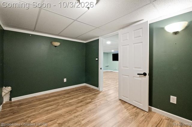 7568 Sweetbriar, West Bloomfield, MI 48324