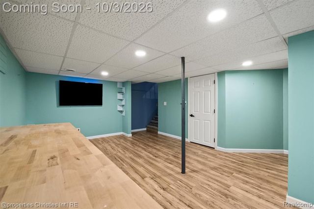 7568 Sweetbriar, West Bloomfield, MI 48324