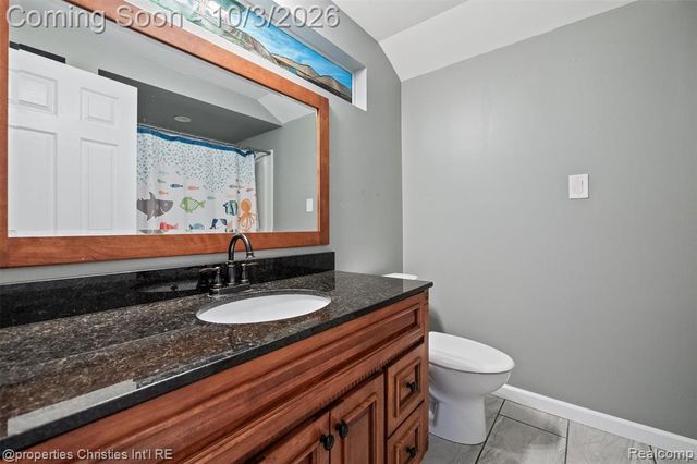 7568 Sweetbriar, West Bloomfield, MI 48324
