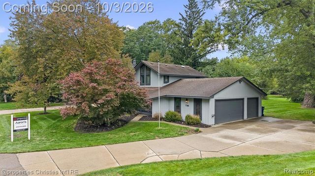 7568 Sweetbriar, West Bloomfield, MI 48324
