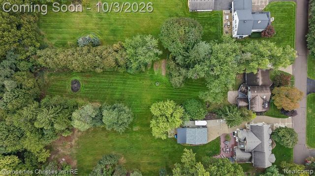 7568 Sweetbriar, West Bloomfield, MI 48324