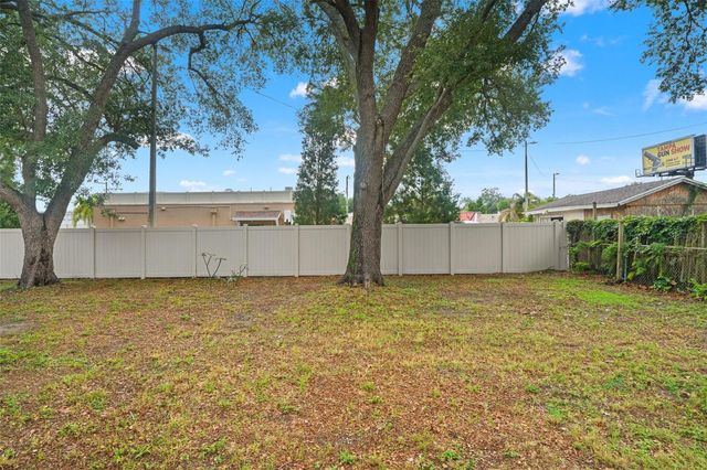 102 W NORTH STREET, Tampa, FL 33604