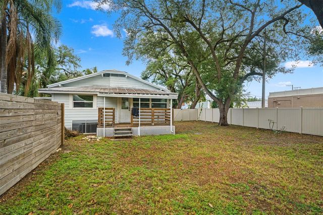 102 W NORTH STREET, Tampa, FL 33604