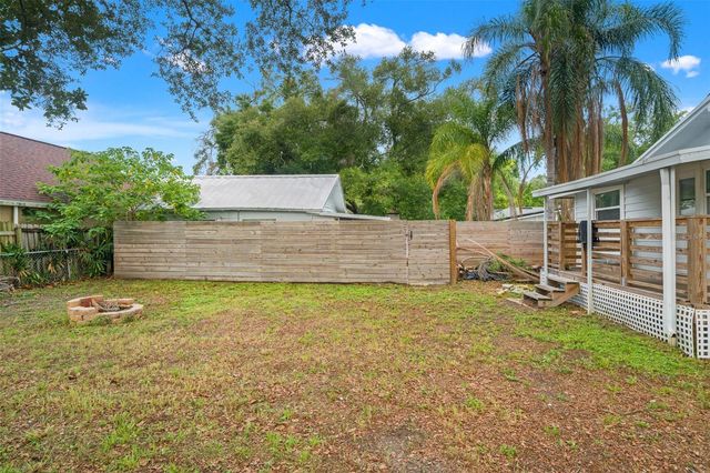 102 W NORTH STREET, Tampa, FL 33604