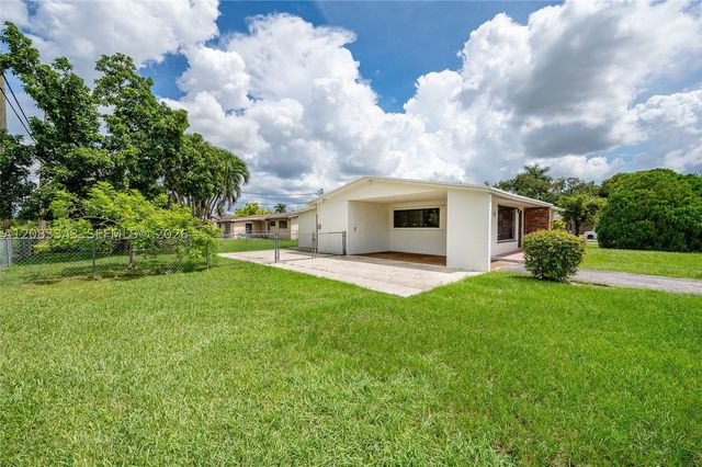 955 NW 15th St, Homestead, FL 33030