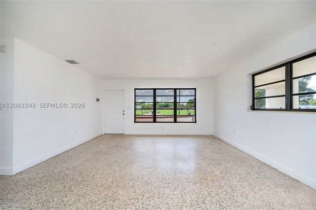 955 NW 15th St, Homestead, FL 33030