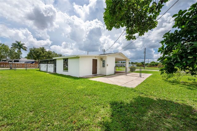 955 NW 15th St, Homestead, FL 33030