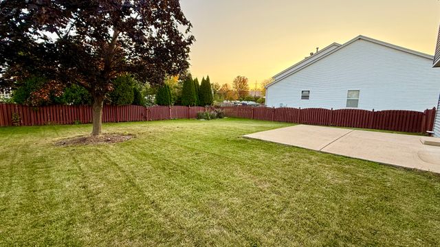 2075 Longwood Court, Romeoville, IL 60446