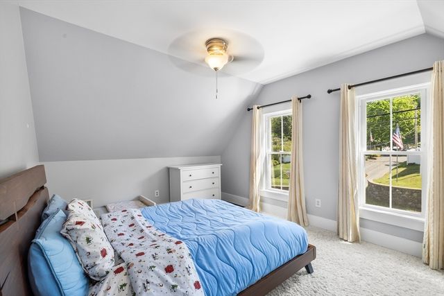 55 School St, Groveland, MA 01834