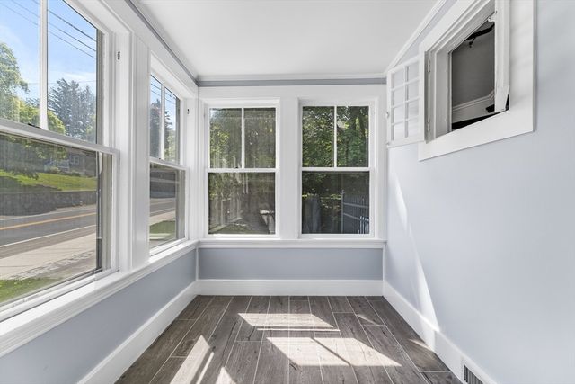 55 School St, Groveland, MA 01834