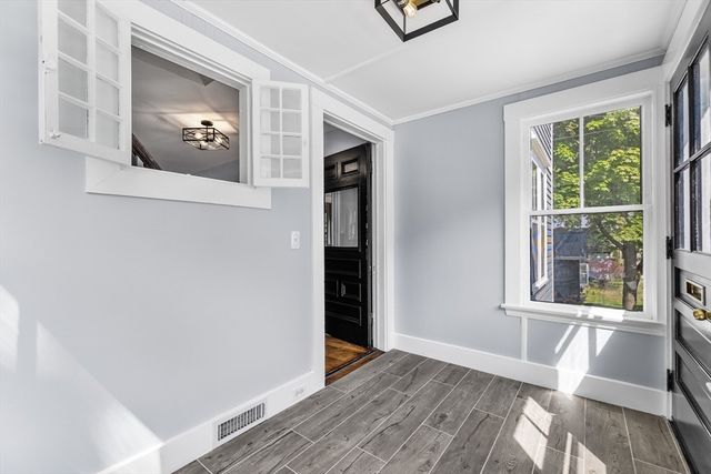55 School St, Groveland, MA 01834