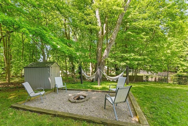 55 School St, Groveland, MA 01834