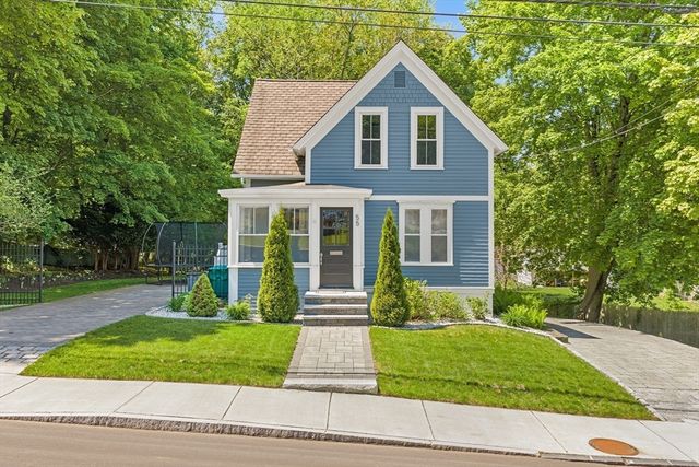 55 School St, Groveland, MA 01834