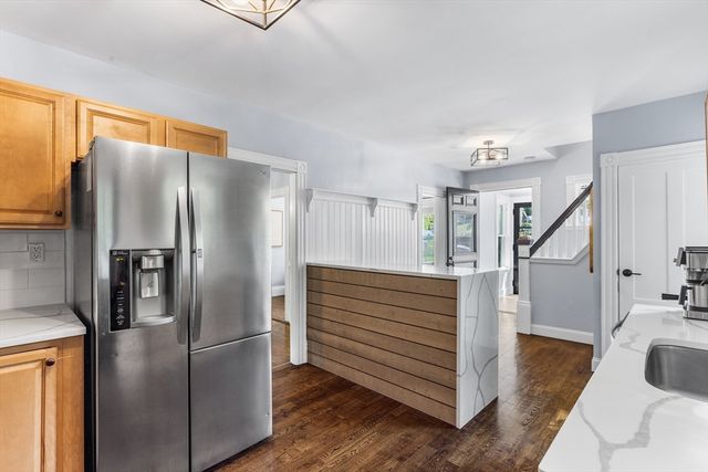 55 School St, Groveland, MA 01834