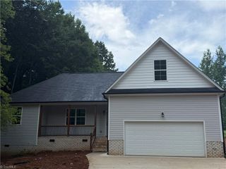 901 EDGEMONT Road, Greensboro, NC 27406