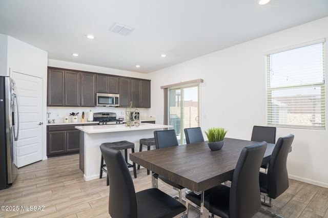 7121 W Vineridge Drive, Tucson, AZ 85757