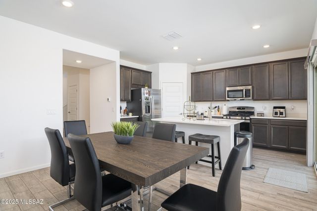 7121 W Vineridge Drive, Tucson, AZ 85757