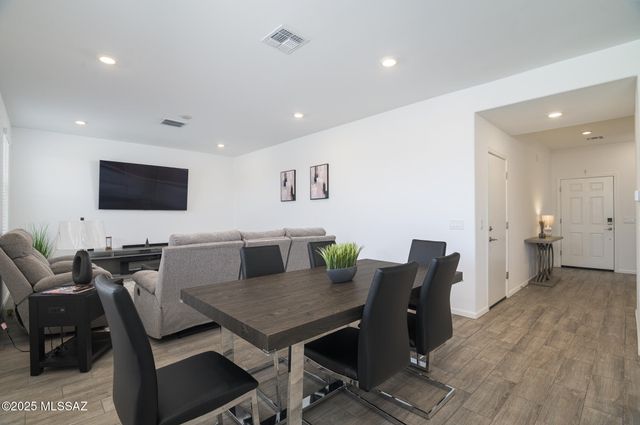 7121 W Vineridge Drive, Tucson, AZ 85757