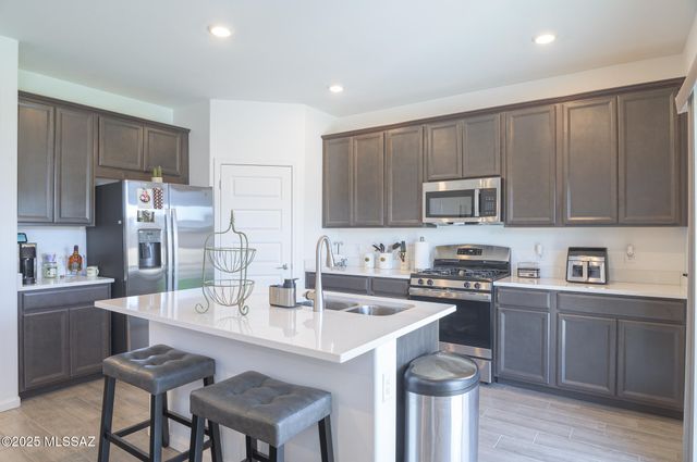 7121 W Vineridge Drive, Tucson, AZ 85757