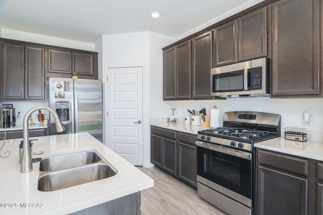 7121 W Vineridge Drive, Tucson, AZ 85757