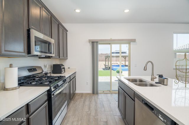 7121 W Vineridge Drive, Tucson, AZ 85757