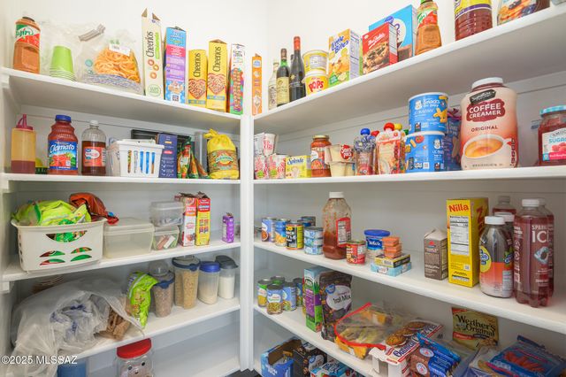 7121 W Vineridge Drive, Tucson, AZ 85757