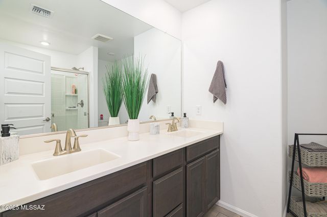 7121 W Vineridge Drive, Tucson, AZ 85757