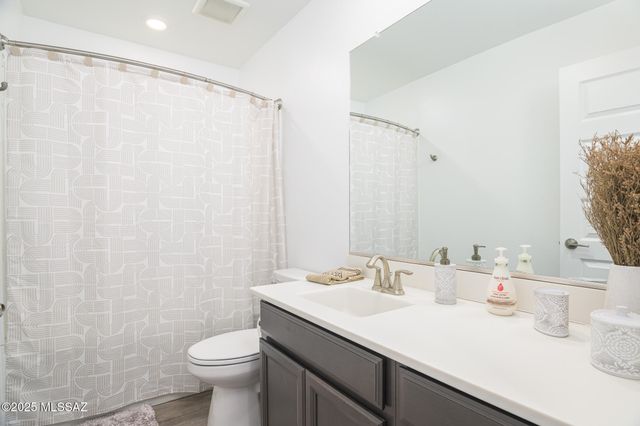 7121 W Vineridge Drive, Tucson, AZ 85757