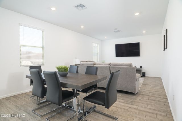 7121 W Vineridge Drive, Tucson, AZ 85757