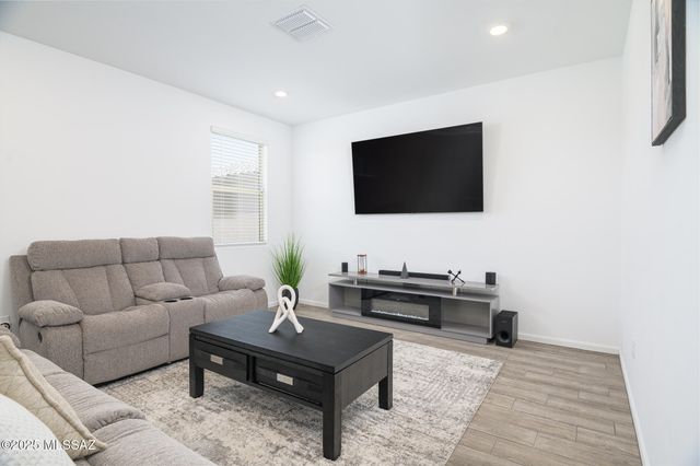 7121 W Vineridge Drive, Tucson, AZ 85757