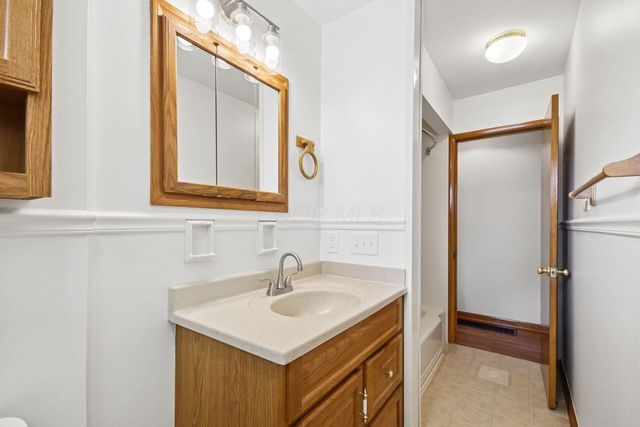 1028 Bellflower Avenue, Columbus, OH 43204
