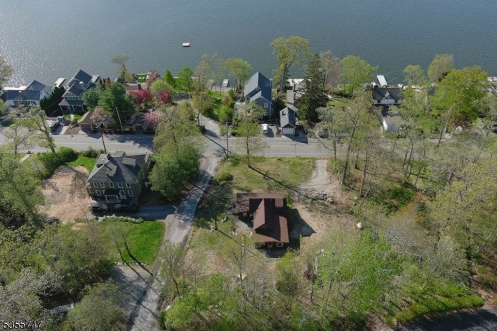 55 E Shore Culver Rd, Frankford Twp., NJ 07826