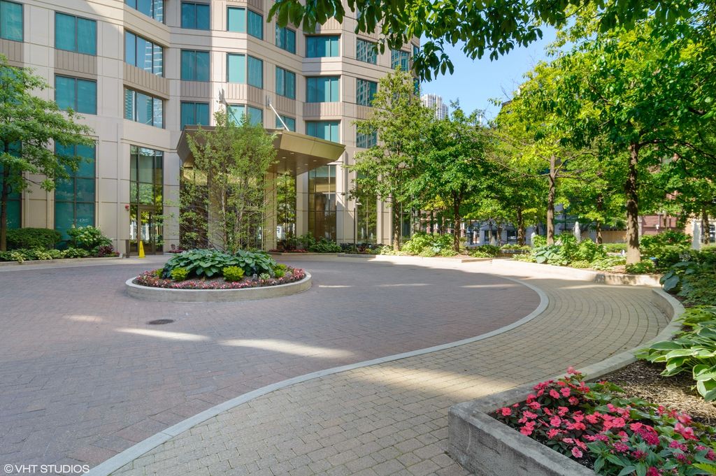400 N LaSalle Street 3305, Chicago, IL 60654 — photo 2