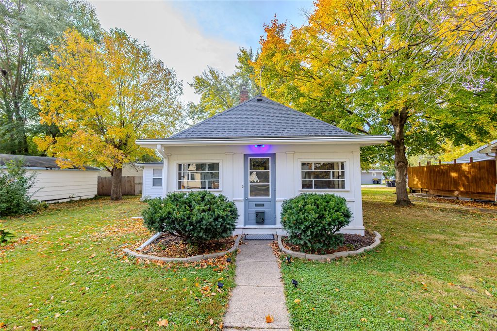 815 Grove Street, Adel, IA 50003