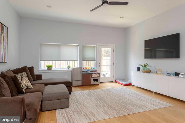 2312 E SERGEANT ST, Philadelphia, PA 19125