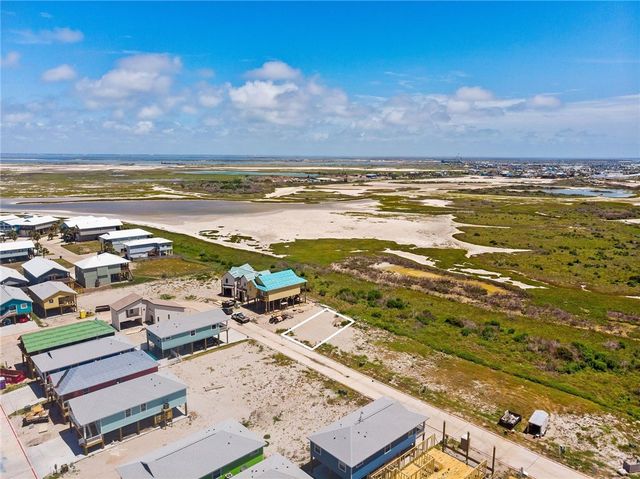208 Flounder Dr, Port Aransas, TX 78373