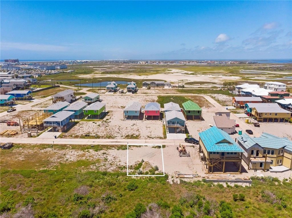 208 Flounder Dr, Port Aransas, TX 78373